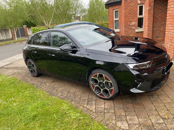 Opel Astra Hatchback, Petrol, 2024, Black
