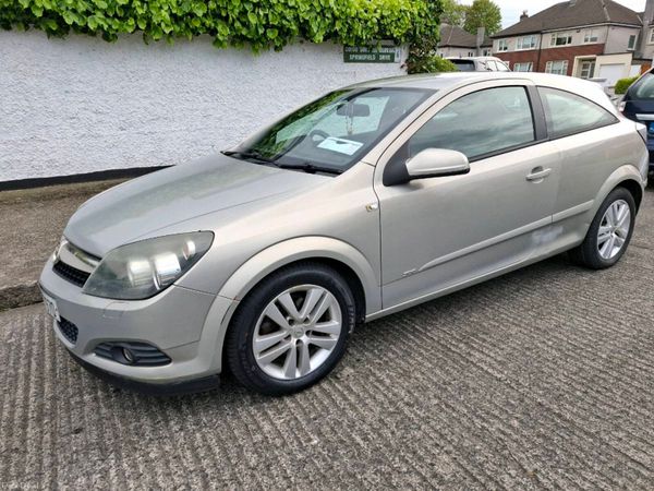 Opel Astra Hatchback, Petrol, 2007, Yellow