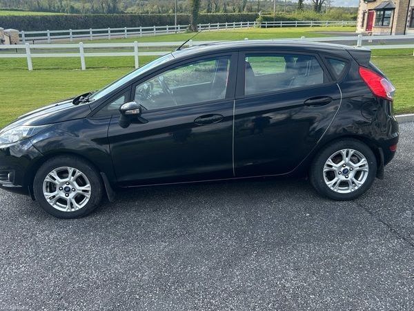 Ford Fiesta Hatchback, Petrol, 2014, Black