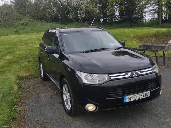 Mitsubishi Outlander SUV, Diesel, 2014, Black