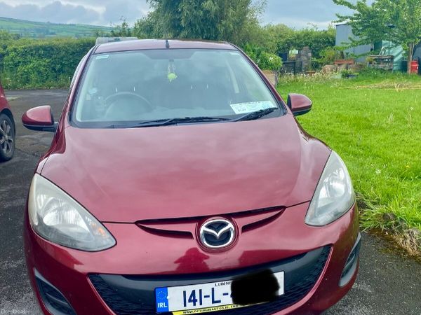Mazda Demio MPV, Petrol, 2014, Red
