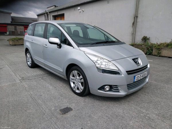 Peugeot 5008 MPV, Diesel, 2013, Silver