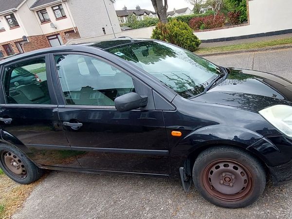 Ford Fiesta Hatchback, Petrol, 2003, Black
