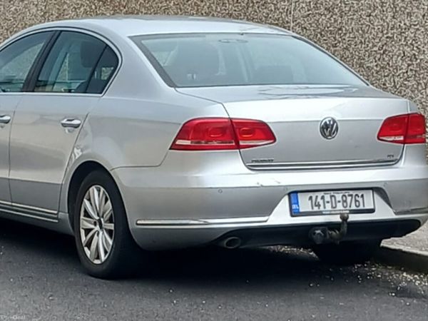 Volkswagen Passat Saloon, Diesel, 2014, Silver