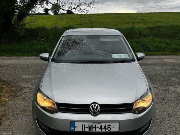 Volkswagen Polo Hatchback, Petrol, 2011, Silver