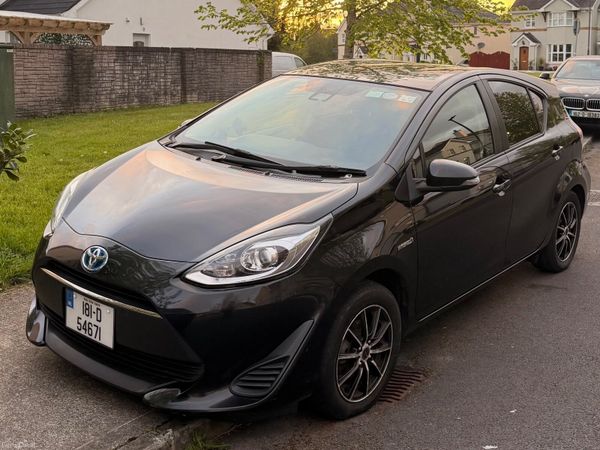 Toyota Aqua Hatchback, Petrol Hybrid, 2018, Black