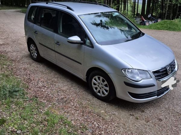 Volkswagen Touran MPV, Diesel, 2010, Silver