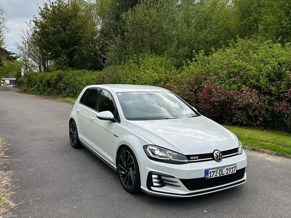Volkswagen Golf Hatchback, Diesel, 2017, White