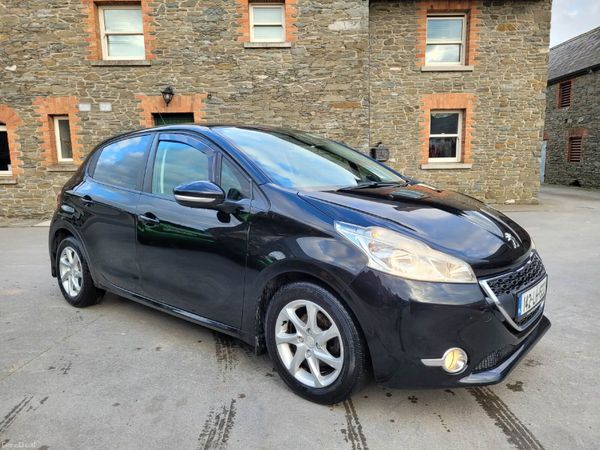 Peugeot 208 Hatchback, Petrol, 2014, Black