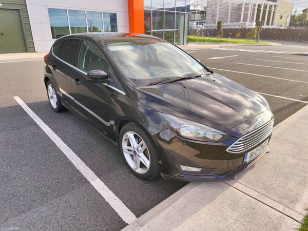 Ford Focus Hatchback, Petrol, 2016, Black
