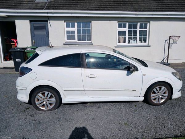 Opel Astra Hatchback, Diesel, 2008, White
