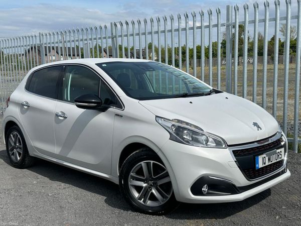 Peugeot 208 Hatchback, Petrol, 2017, White