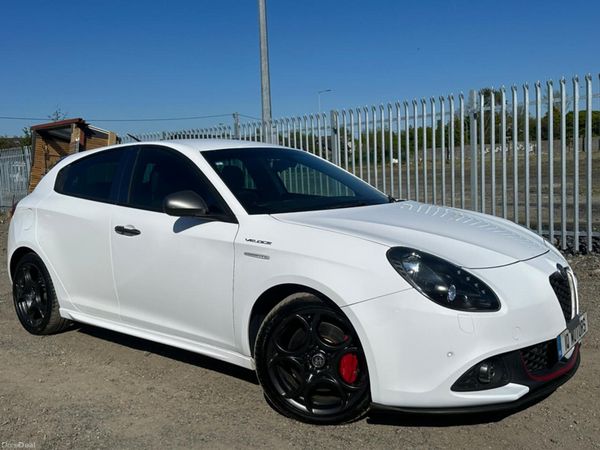 Alfa Romeo Giulietta Hatchback, Petrol, 2017, White