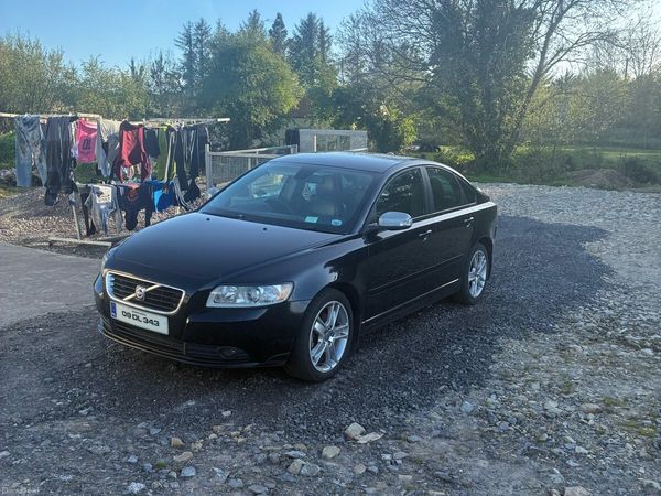 Volvo S40 Saloon, Diesel, 2009, Black