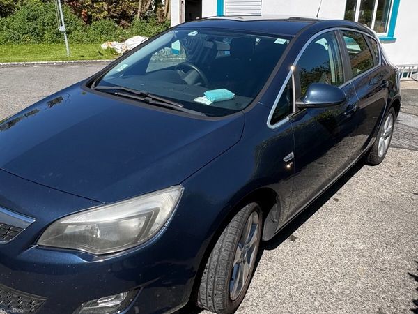 Vauxhall Astra Hatchback, Petrol, 2012, Blue