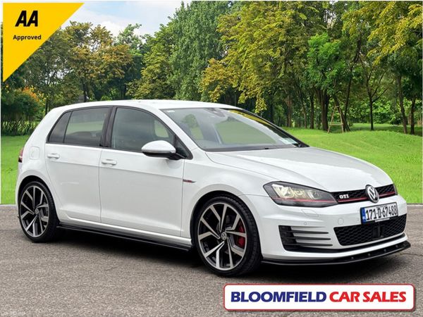 Volkswagen Golf Hatchback, Petrol, 2017, White