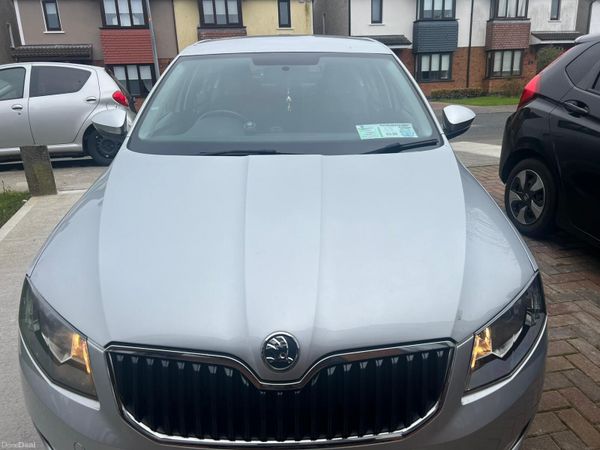 Skoda Octavia Saloon, Diesel, 2014, Silver