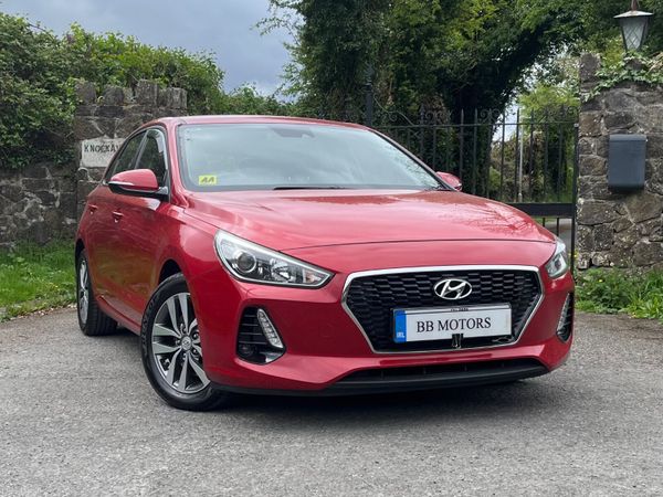 Hyundai i30 Hatchback, Petrol, 2017, Red