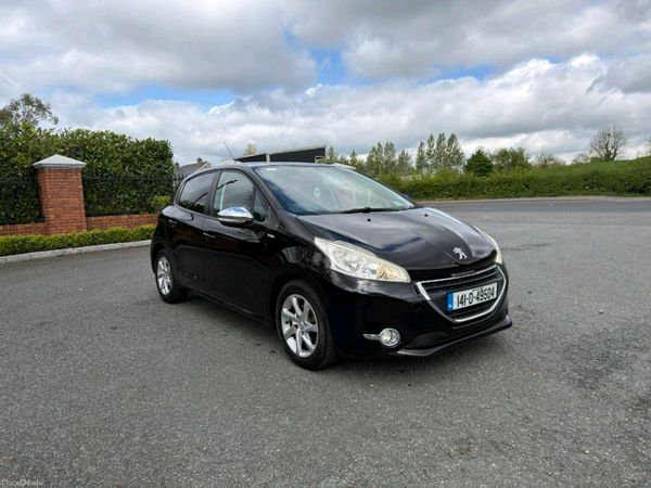 Peugeot 208 Hatchback, Petrol, 2014, Black
