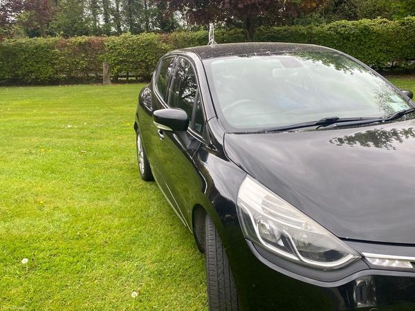Renault Clio Hatchback, Petrol, 2016, Black