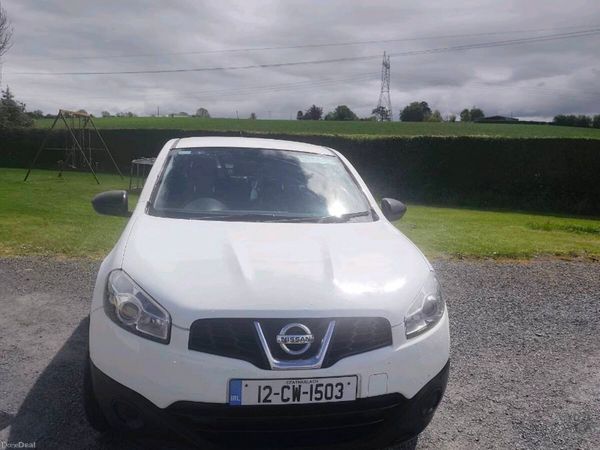 Nissan Qashqai Hatchback, Diesel, 2012, White