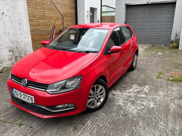 Volkswagen Polo Hatchback, Petrol, 2015, Red