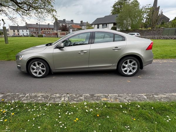 Volvo S60 Saloon, Diesel, 2015, Gold