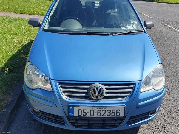Volkswagen Polo Hatchback, Petrol, 2005, Blue