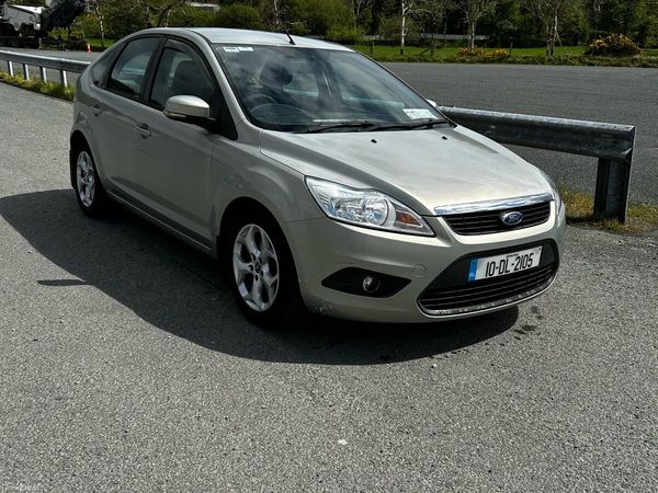 Ford Focus Hatchback, Diesel, 2010, Gold