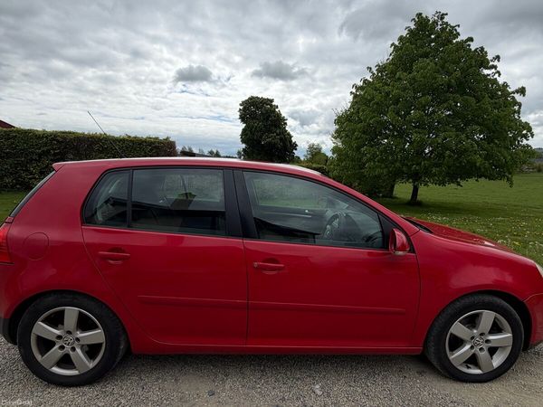 Volkswagen Golf Hatchback, Petrol, 2006, Red