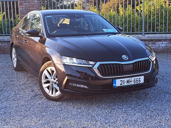 Skoda Octavia Saloon, Diesel, 2021, Black
