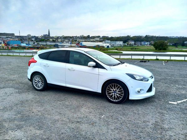Ford Focus Hatchback, Petrol, 2013, White