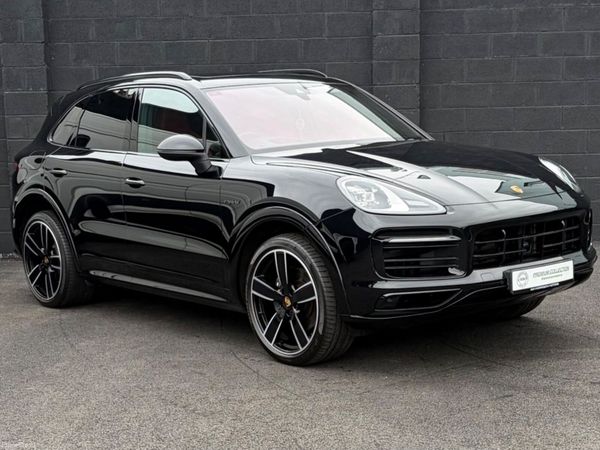 Porsche Cayenne SUV, Petrol Plug-in Hybrid, 2023, Black