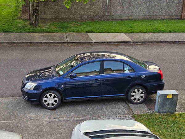 Toyota Avensis Saloon, Petrol, 2004, Blue