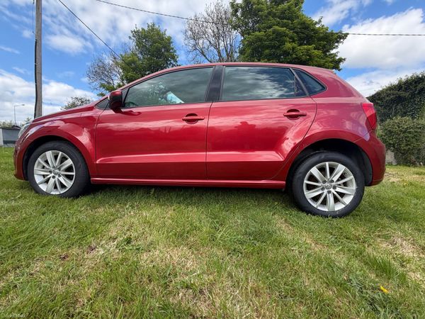 Volkswagen Polo Hatchback, Petrol, 2015, Red