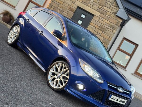 Ford Focus Hatchback, Petrol, 2014, Blue