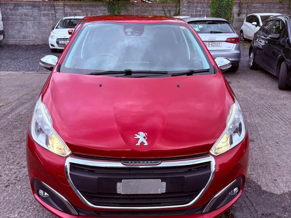 Peugeot 208 Hatchback, Petrol, 2016, Red