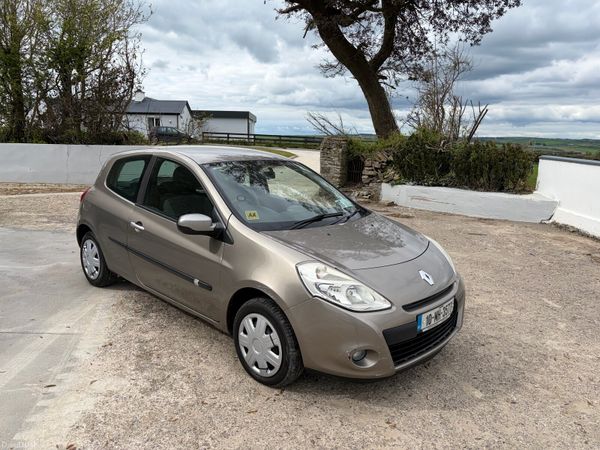 Renault Clio Hatchback, Ethanol Petrol, 2010, Gold