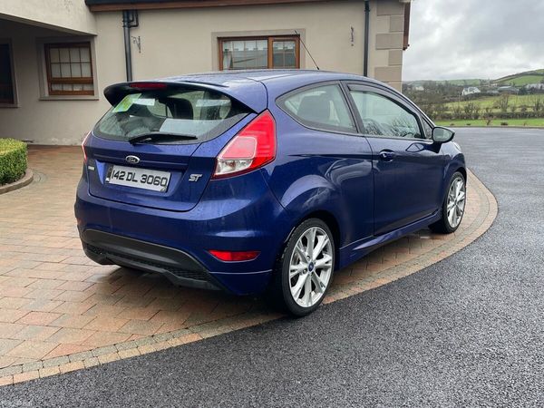 Ford Fiesta Hatchback, Petrol, 2014, Blue