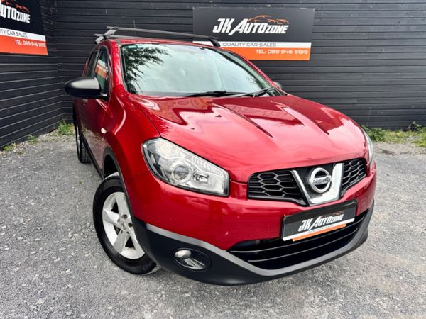 Nissan Qashqai SUV, Diesel, 2012, Red
