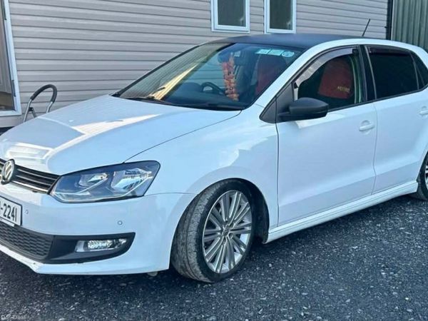 Volkswagen Polo Hatchback, Petrol, 2015, White