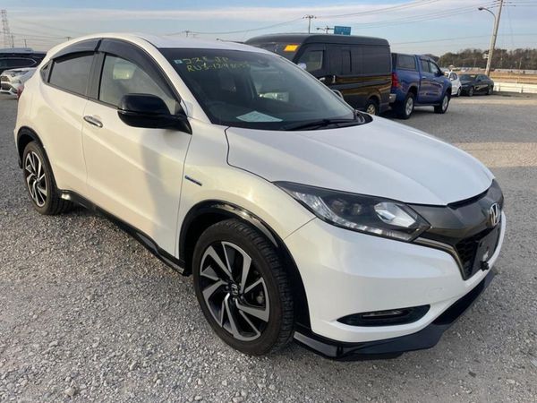 Honda Vezel SUV, Petrol Hybrid, 2017, White