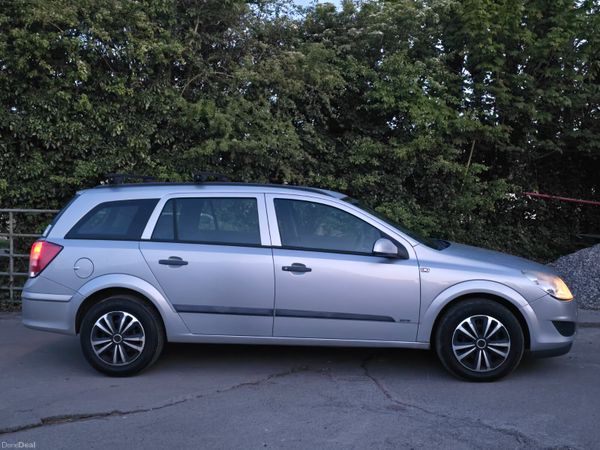 Vauxhall Astra Estate, Diesel, 2009, Silver