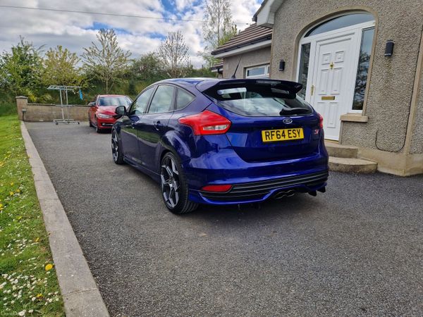 Ford Focus Hatchback, Diesel, 2015, Blue