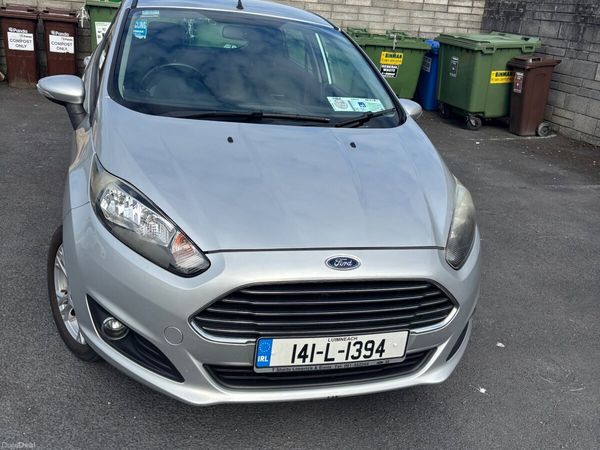 Ford Fiesta Hatchback, Petrol, 2014, Silver