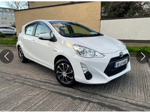 Toyota Aqua Hatchback, Petrol Hybrid, 2016, White