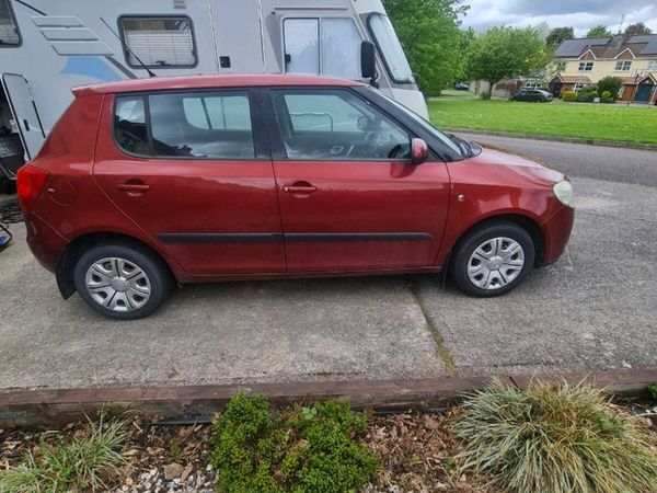 Skoda Fabia Hatchback, Petrol, 2008, Red