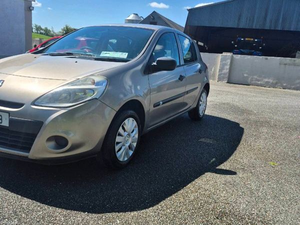 Renault Clio Hatchback, Ethanol Petrol, 2012, Gold