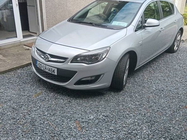 Vauxhall Astra Hatchback, Petrol, 2013, Silver