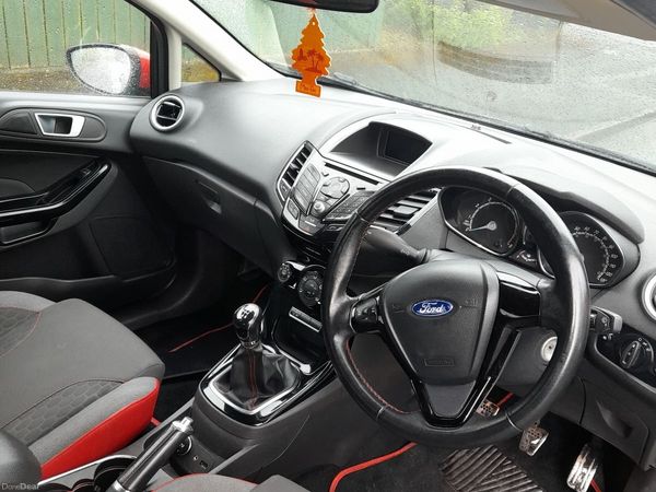 Ford Fiesta Hatchback, Petrol, 2016, Black